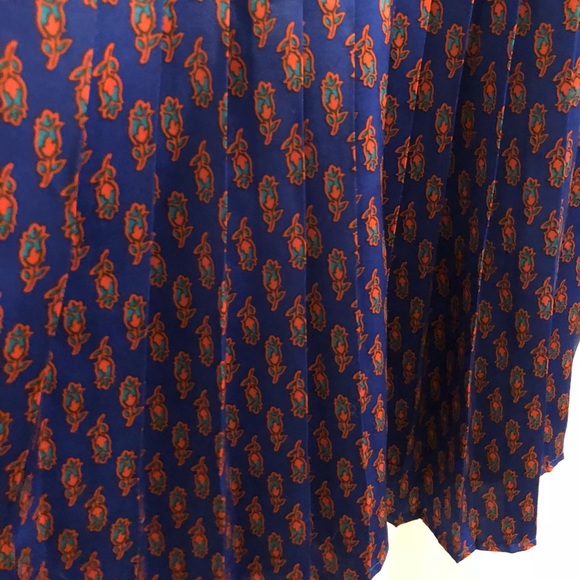 Forever 21 Vintage Inspired Pleated Dress - Picture 3 of 8